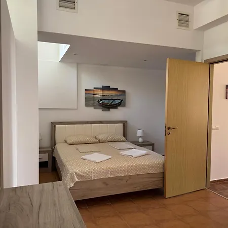 Vp Bellevue Apartment *