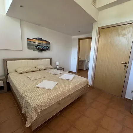 Vp Bellevue Apartment *